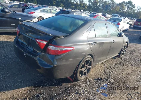 2015 Toyota Camry Hybrid Le z USA, uszkodzony, nr VIN 4T1BD1FK2FU161359
